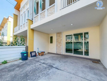 ทาวน์เฮ้าส์มือสองย่านสมุทรสาคร ม.โกลเด้นทาวน์ พระราม2 เนื้อที่มากถึง 21.2 ตร.ว. ฟังก์ชันจัดเต็มถึง 4 ห้องนอน 3 ห้องน้ำ 2 ที่จอดรถ บนทำเลเยี่ยม เชื่อมต่อถ.พระราม 2, ถ.กาญจนาภิเษก ใกล้บิ๊กซี, เซ็นทรัลพระราม 2 และทางด่วน "พระราม 2"